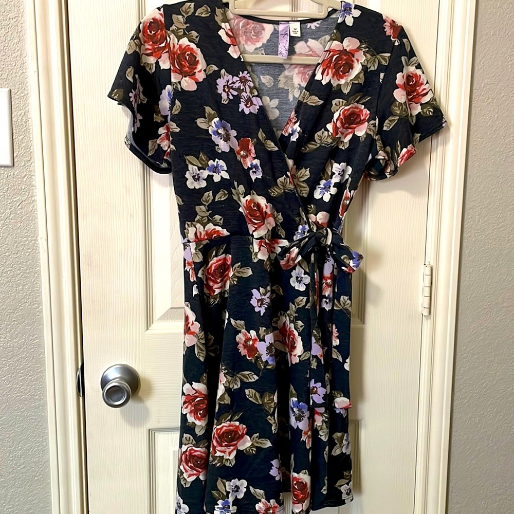 Clear out sale! Alya dress in heather gray with floral print! Size medium.